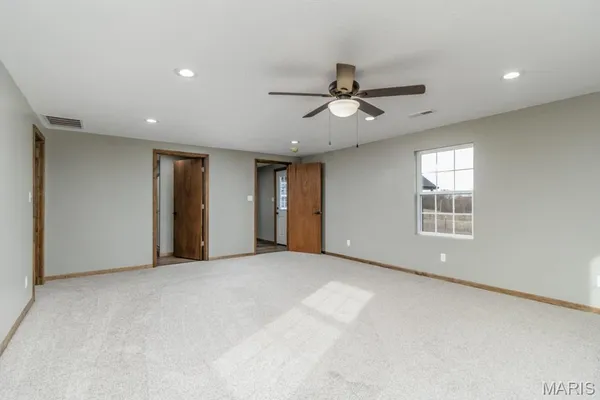 $659,900 | 24110 Evanston Road, Lebanon, MO 65536