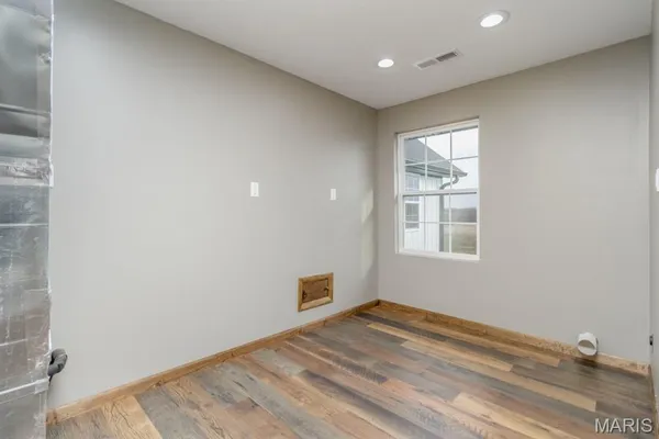 $659,900 | 24110 Evanston Road, Lebanon, MO 65536