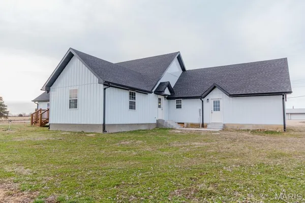 $659,900 | 24110 Evanston Road, Lebanon, MO 65536