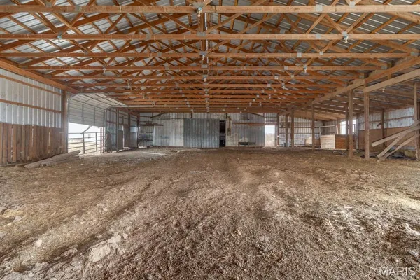 $659,900 | 24110 Evanston Road, Lebanon, MO 65536