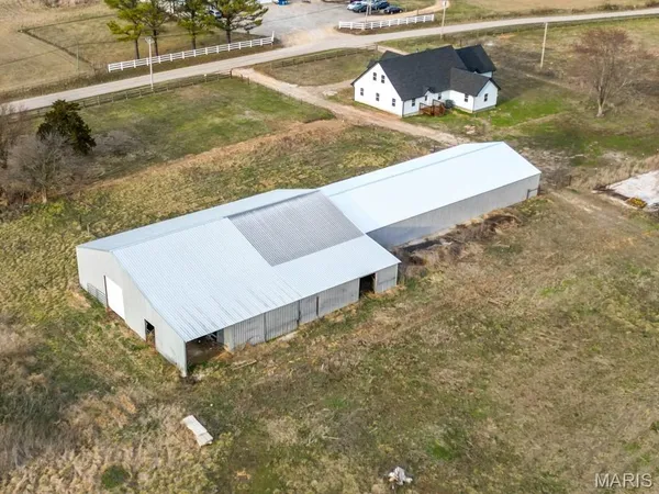 $659,900 | 24110 Evanston Road, Lebanon, MO 65536