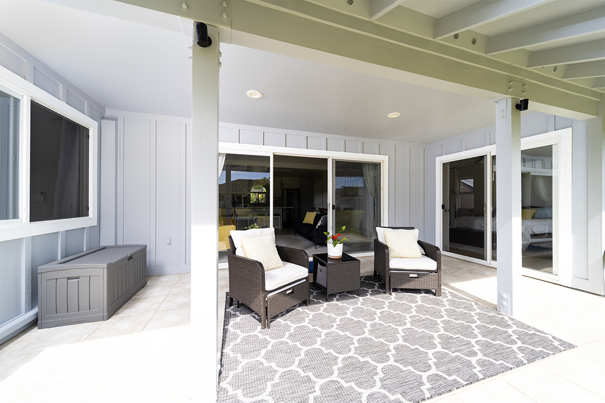 189 Noelani Loop, Unit 1 Hilo, HI 96720 - Photo 16 of 29 a view of a livingroom with furniture and window