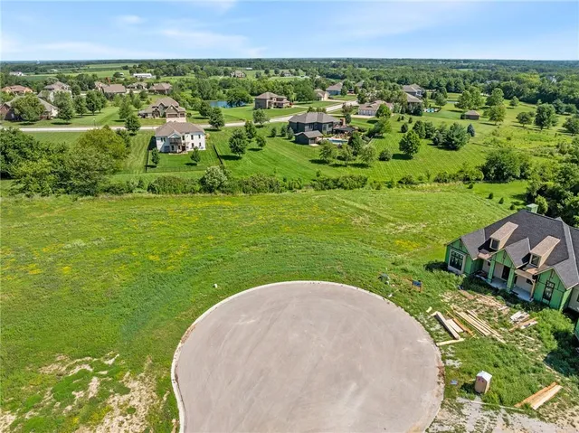 $225,000 | 13215 Winner's Circle, Smithville, MO 64089