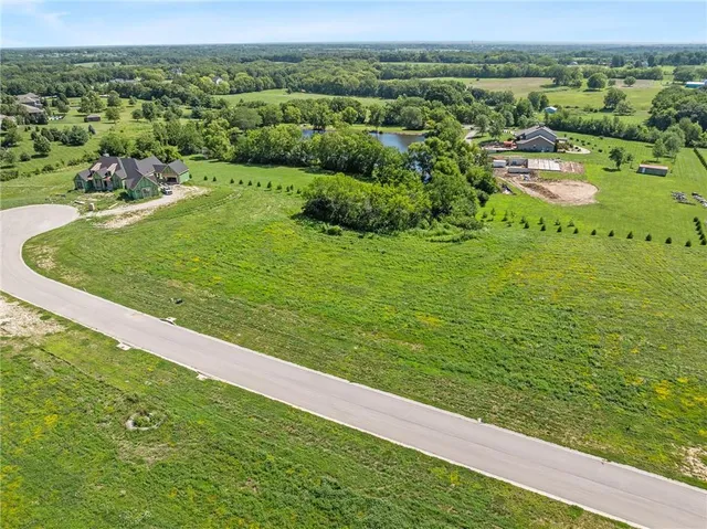 $225,000 | 13215 Winner's Circle, Smithville, MO 64089