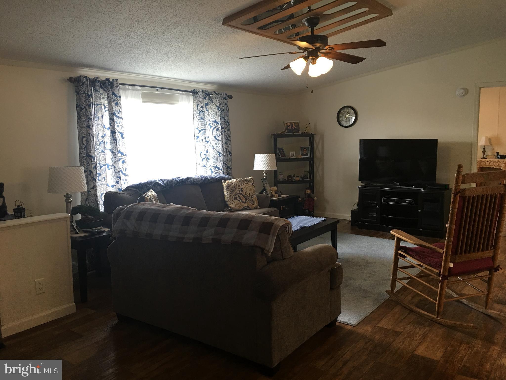 10655 Bailey Springs Road, Unit 43 Waynesboro, PA 17268 - Photo 2 of 24 Living Room