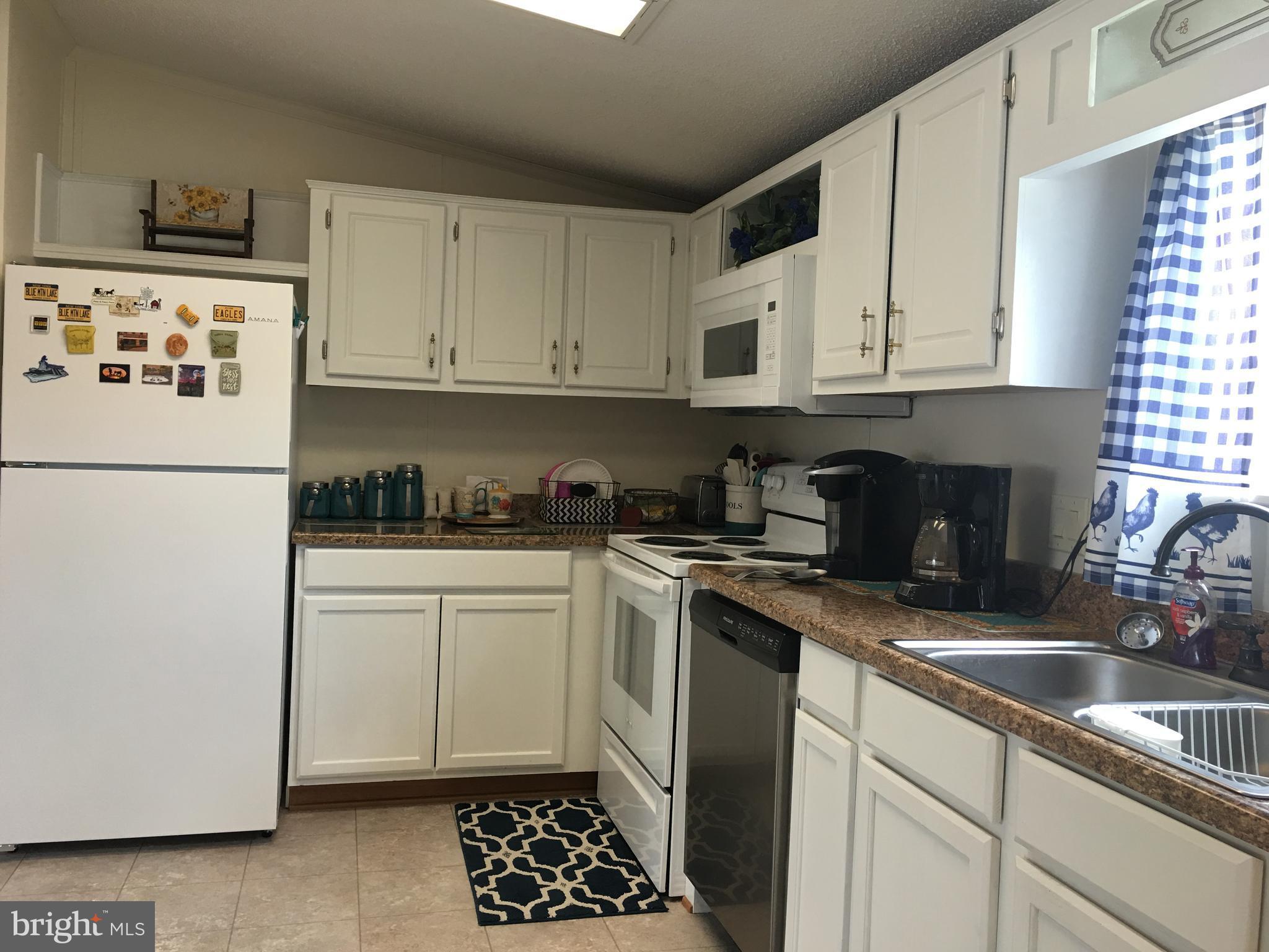 10655 Bailey Springs Road, Unit 43 Waynesboro, PA 17268 - Photo 3 of 24 Kitchen