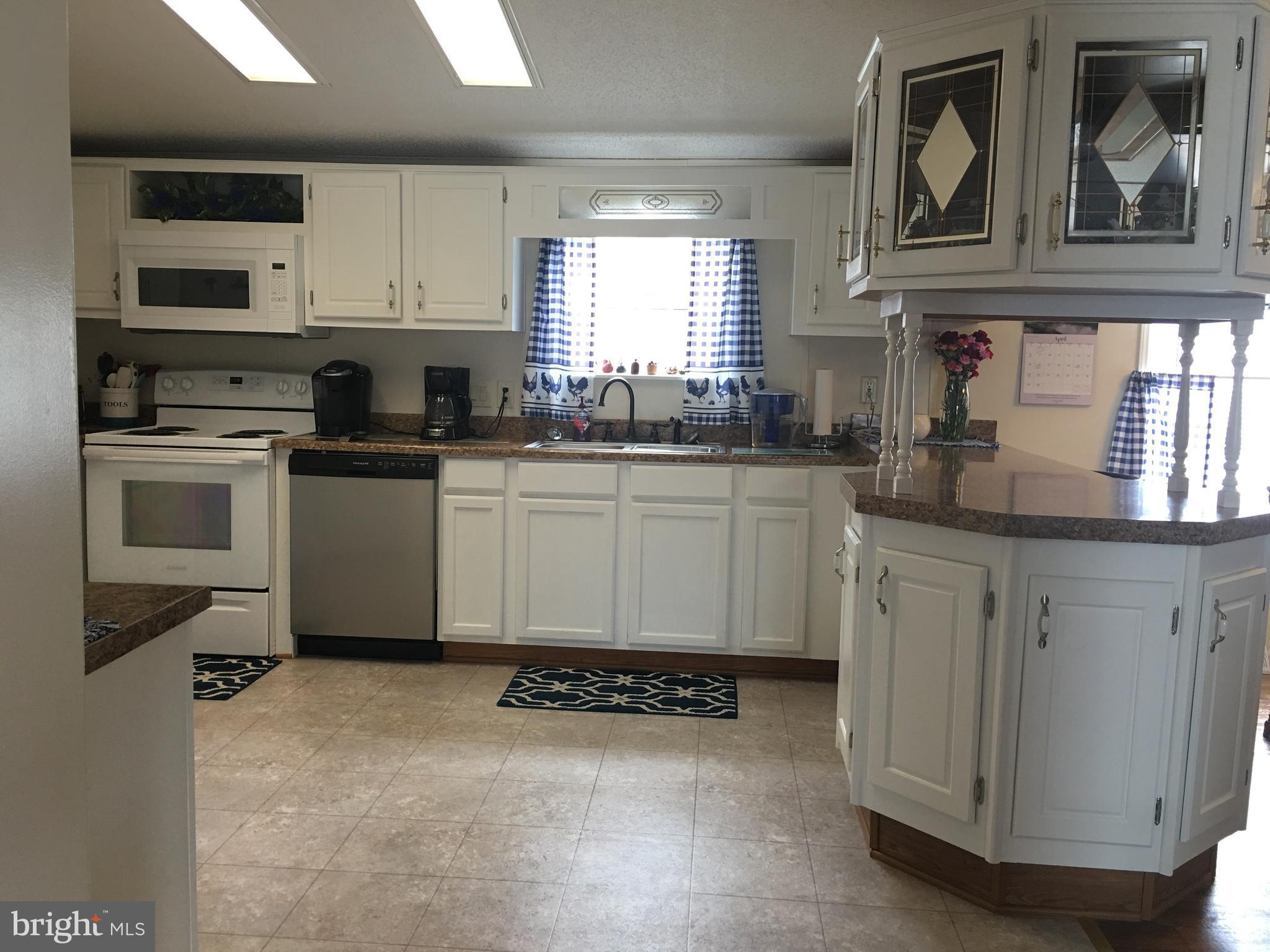 10655 Bailey Springs Road, Unit 43 Waynesboro, PA 17268 - Photo 4 of 24 Kitchen