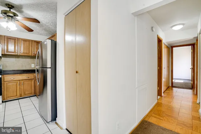 a view of an empty room and a gallery