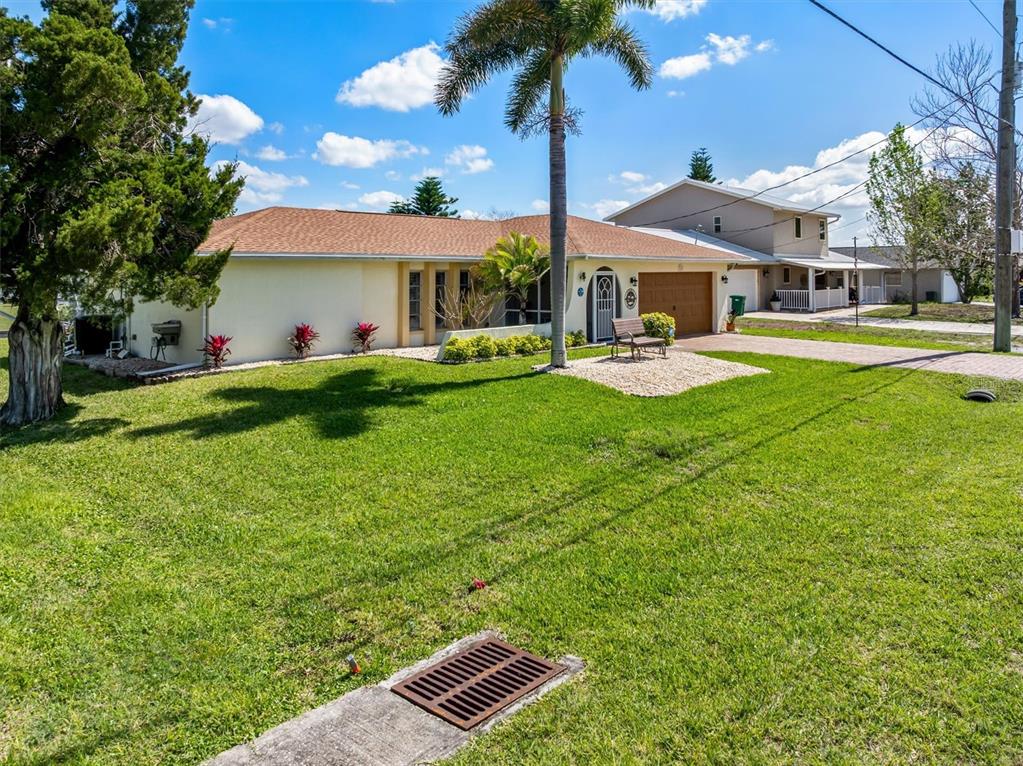 2220 Broad Ranch Drive Port Charlotte, FL 33948 - Photo 13 of 52