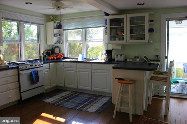 4153 School Road Broomes Island, MD 20615 - Photo 4 of 25 Kitchen