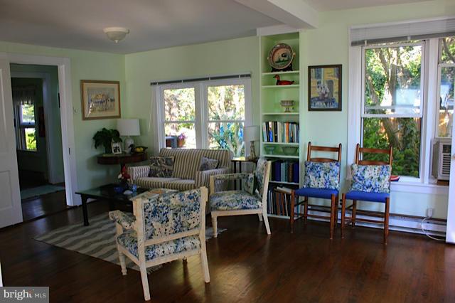 4153 School Road Broomes Island, MD 20615 - Photo 5 of 25 Living Room