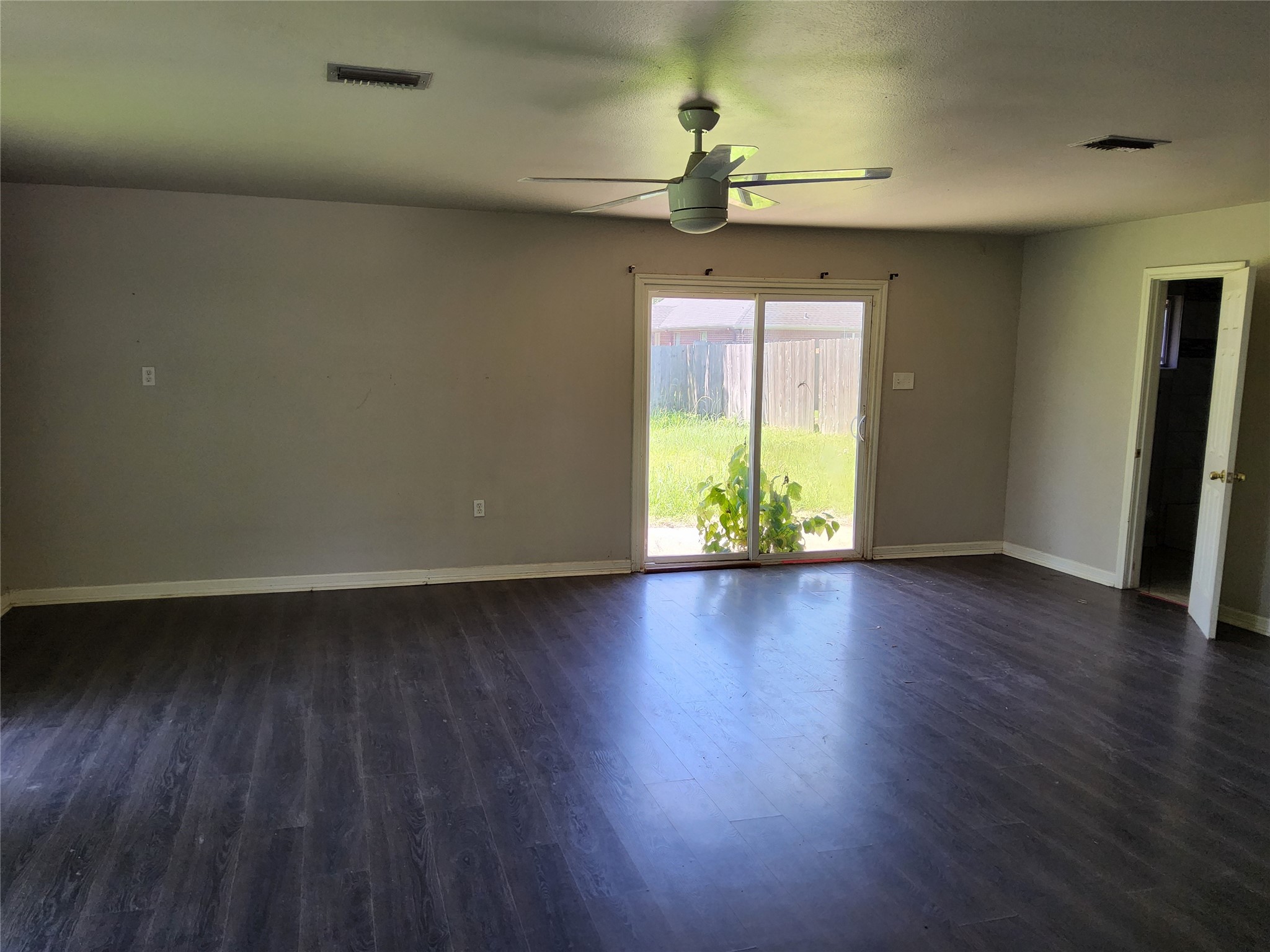 701 Sherrill Street West Orange, TX 77630 - Photo 12 of 16