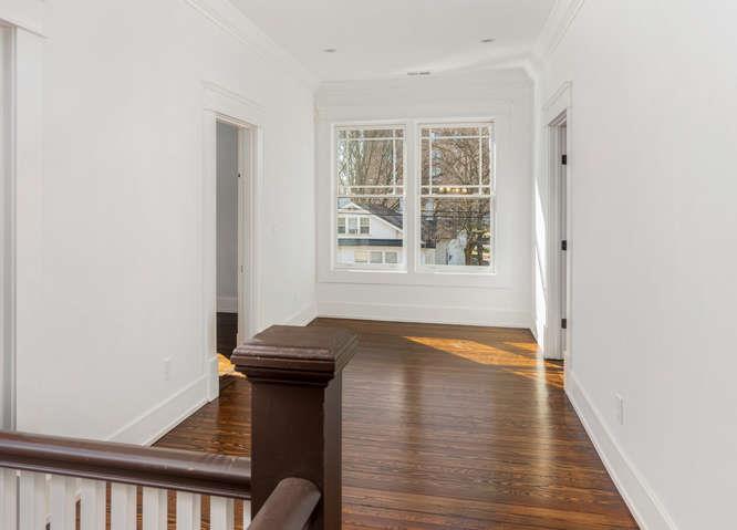 324 North Spring Street Murfreesboro, TN 37130 - Photo 17 of 23 UPSTAIRS SITTING AREA