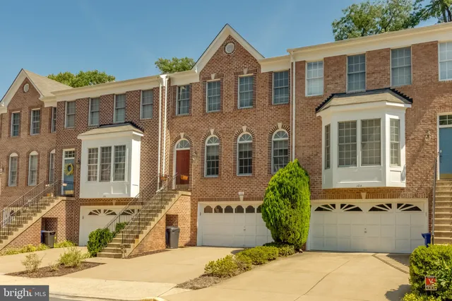 $3,750 | 122 Shepherdson Lane Northeast, Vienna, VA 22180