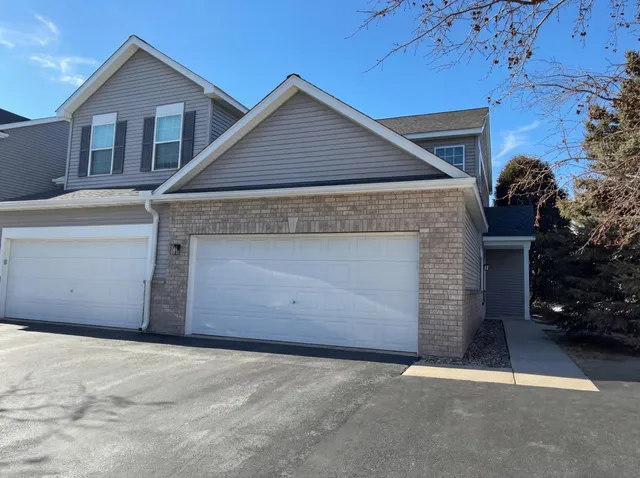 $295,000 | 1220 Bergmann Drive, Stillwater, MN 55082