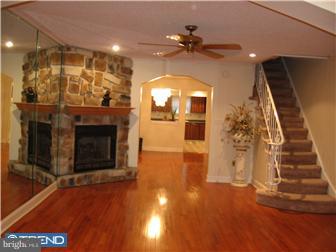 5721 Virginian Road Philadelphia, PA 19141 - Photo 2 of 12 Gallery Image 2