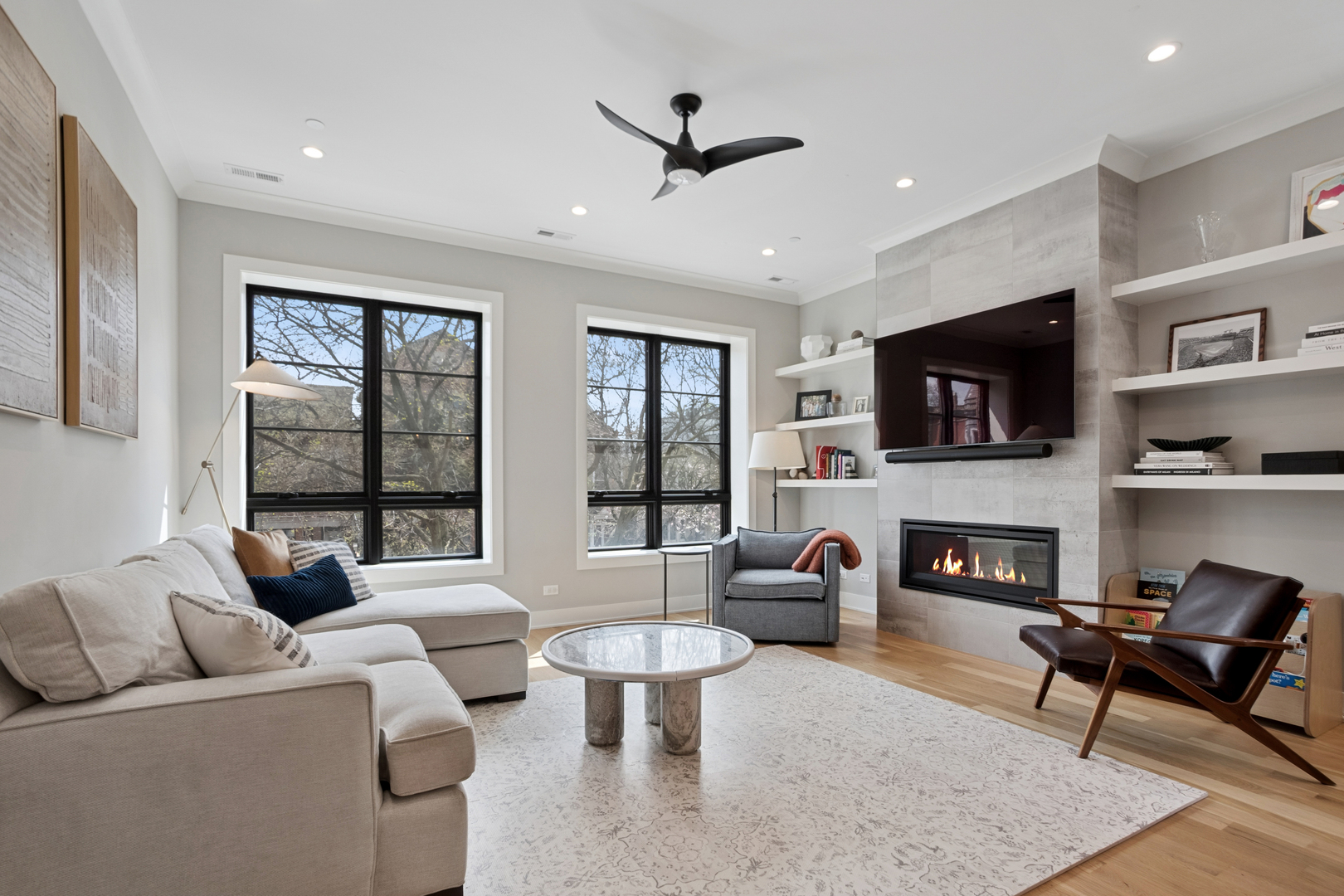 2004 West Addison Street, Unit 2W Chicago, IL 60618 - Photo 2 of 18