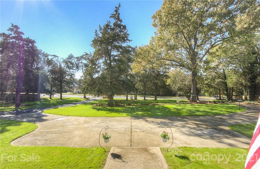 6955 Old Providence Road Charlotte, NC 28226 - Photo 37 of 44 a view of a park