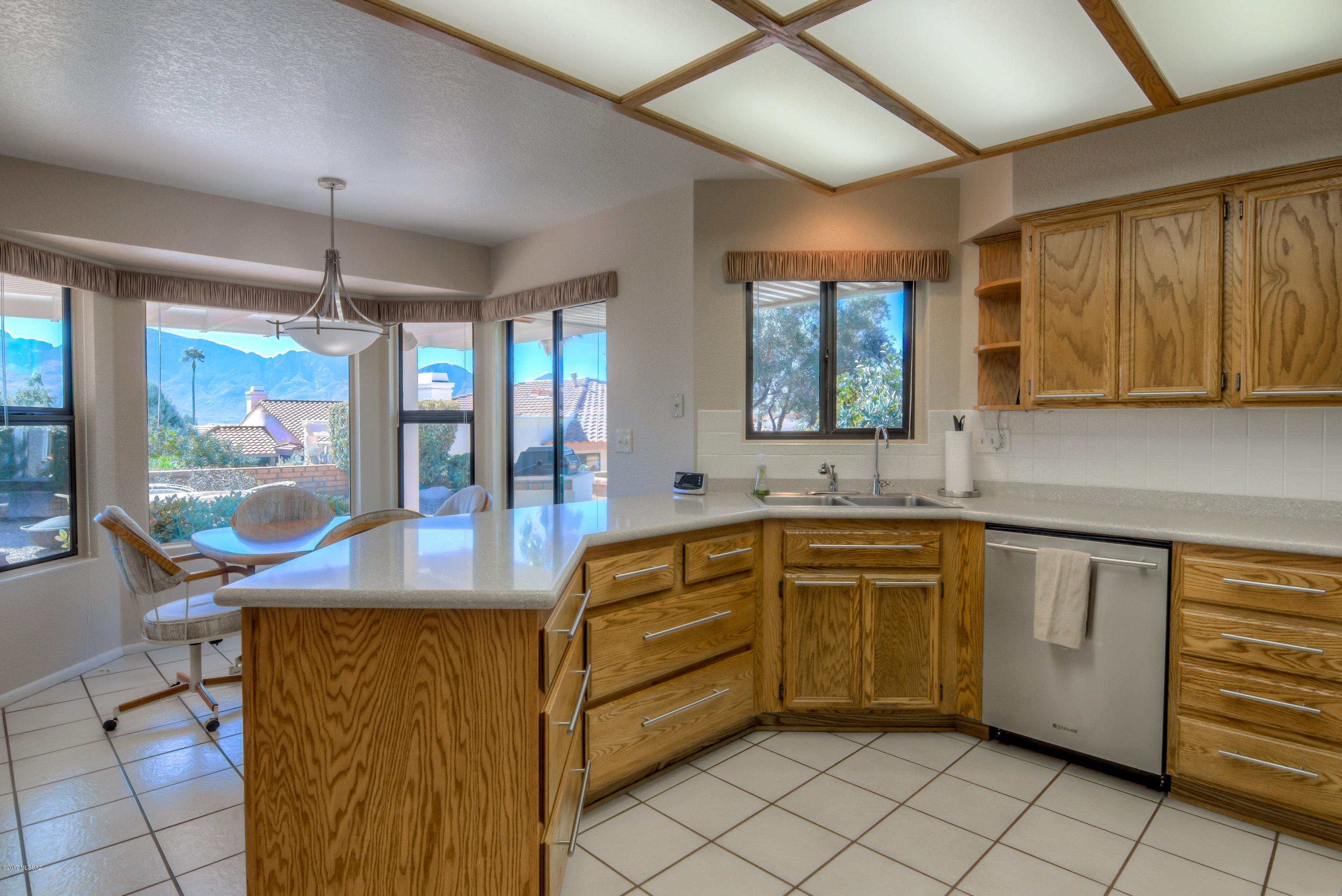 1420 East Bright Angel Drive Oro Valley, AZ 85755 - Photo 6 of 37