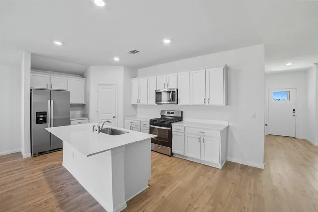 $1,899 | 445 Mustang Lake Circle, Buda, TX 78610