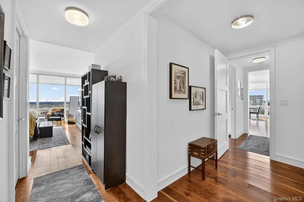 $1,299,000 | 5 Renaissance Square, Unit 26E, White Plains, NY 10601