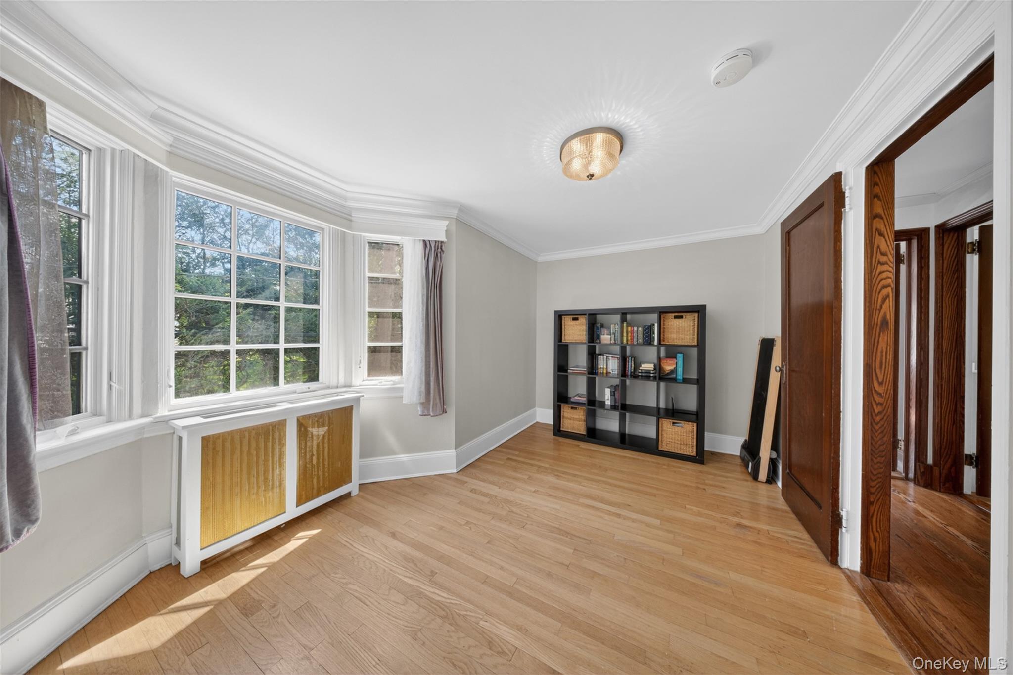 102 Quaker Ridge Road Manhasset, NY 11030 - Photo 15 of 25