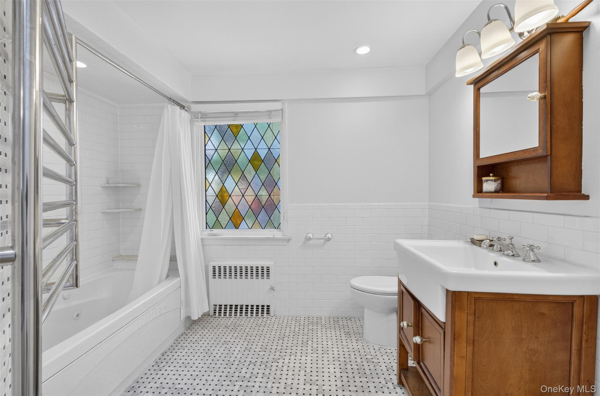 102 Quaker Ridge Road Manhasset, NY 11030 - Photo 16 of 25