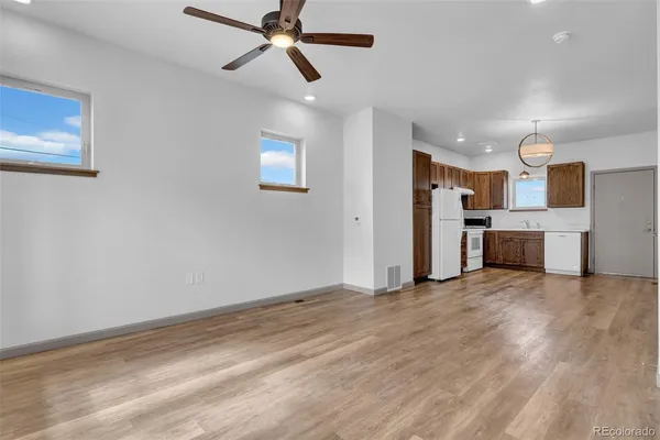 $2,800 | 5 East 51st Avenue, Denver, CO 80216