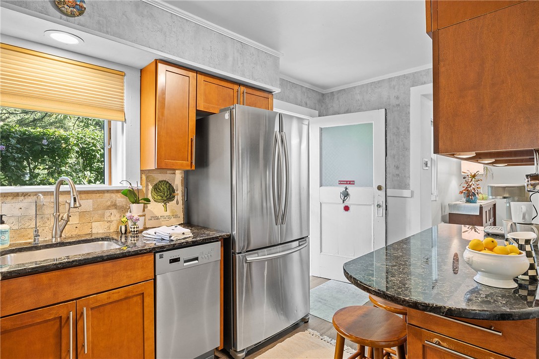 171 Pardee Road Irondequoit, NY 14609 - Photo 13 of 47