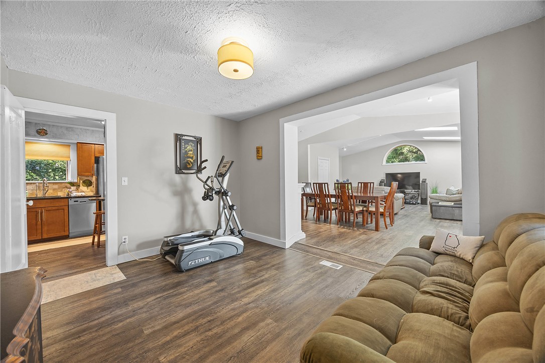 171 Pardee Road Irondequoit, NY 14609 - Photo 20 of 47