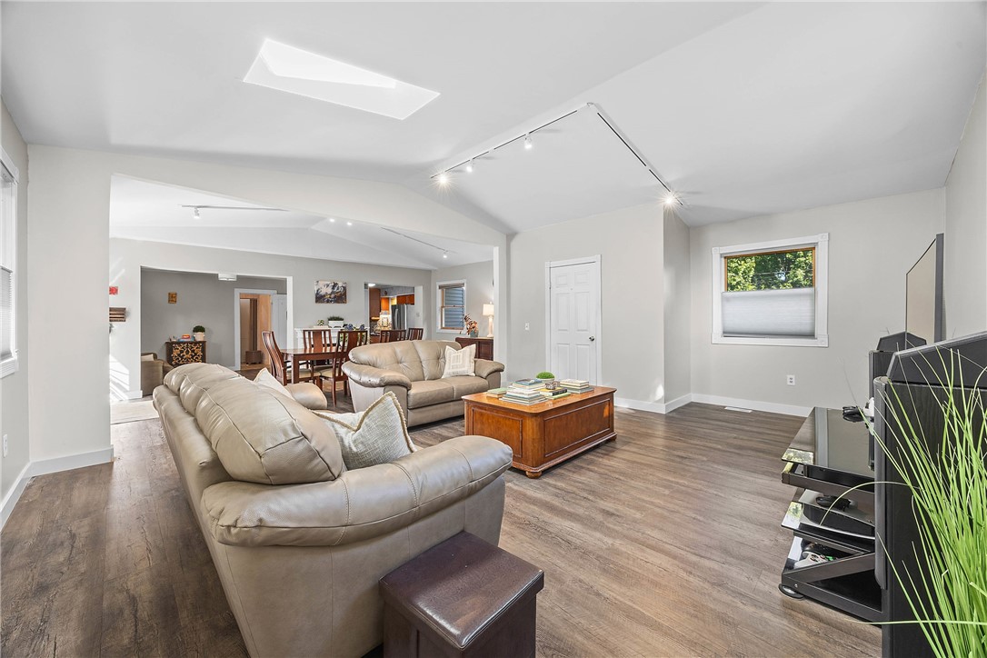 171 Pardee Road Irondequoit, NY 14609 - Photo 9 of 47