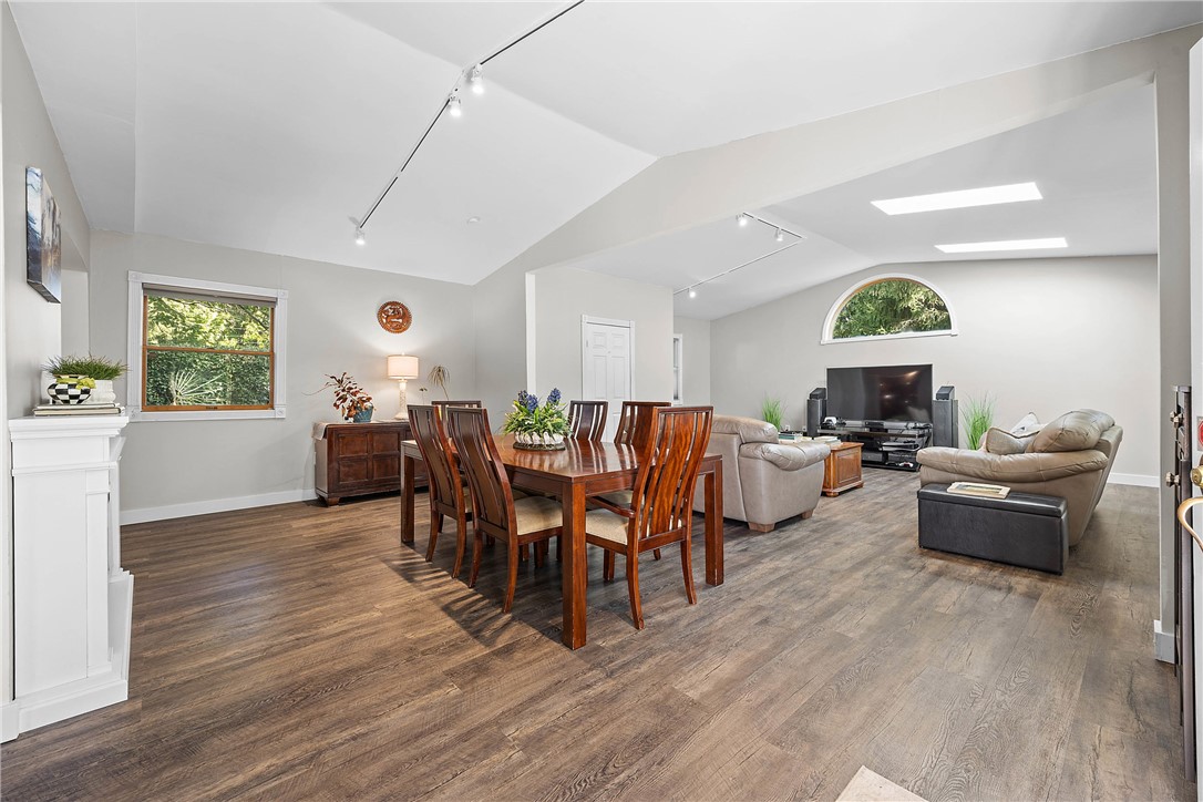 171 Pardee Road Irondequoit, NY 14609 - Photo 10 of 47