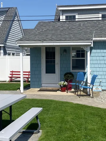 $1,800 | 35 Fuller Acres, Unit 5, Hampton, NH 03842