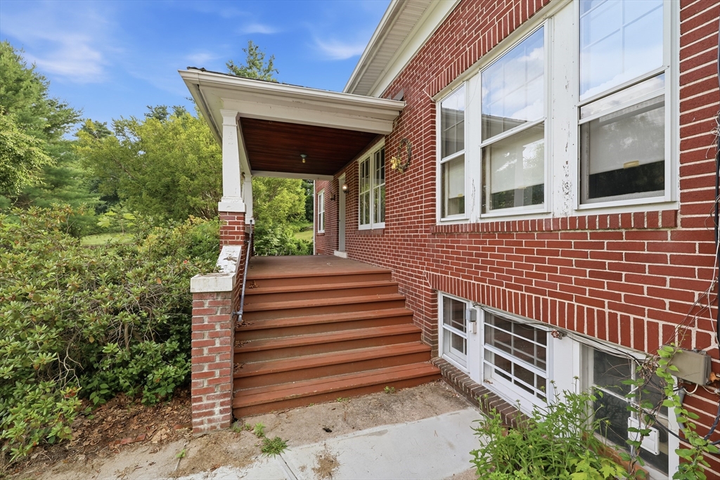 303 East State Street Granby, MA 01033 - Photo 5 of 41