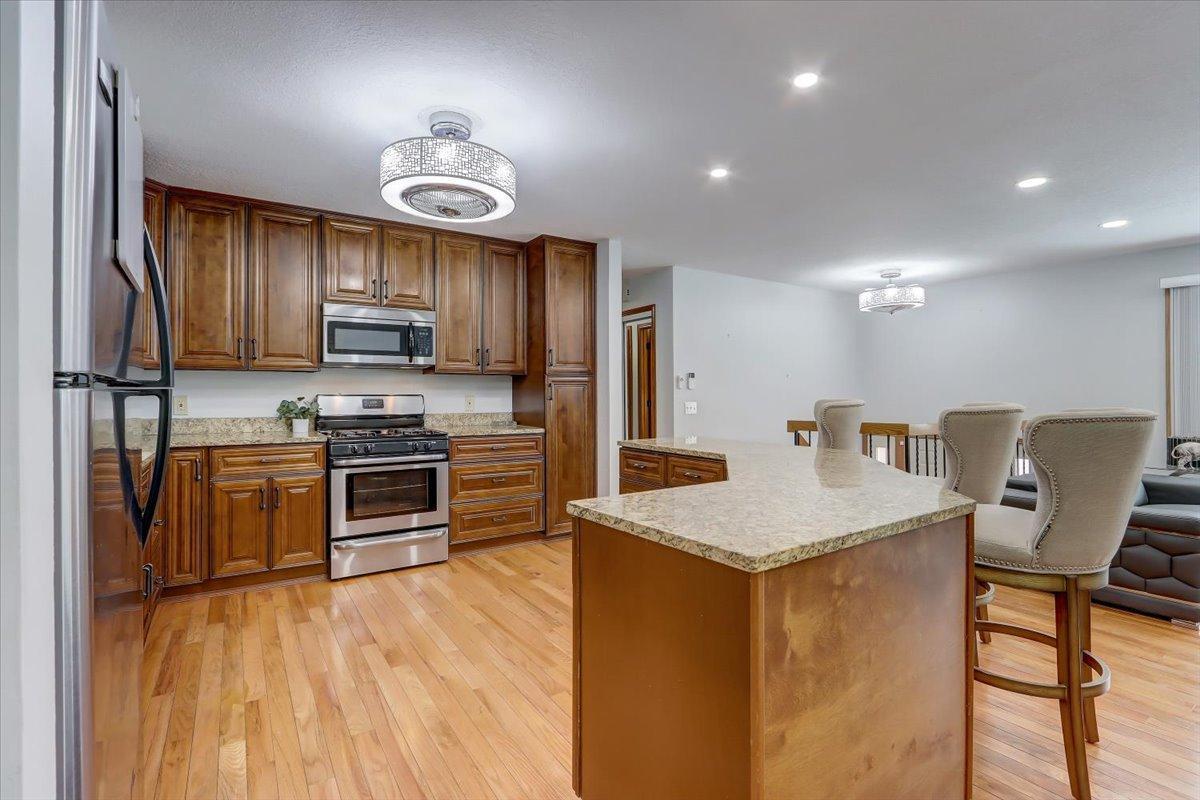 14771 Easter Avenue Apple Valley, MN 55124 - Photo 3 of 18