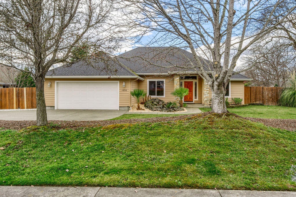 1696 Leonard Road Grants Pass, OR 97527 - Photo 1 of 30 1