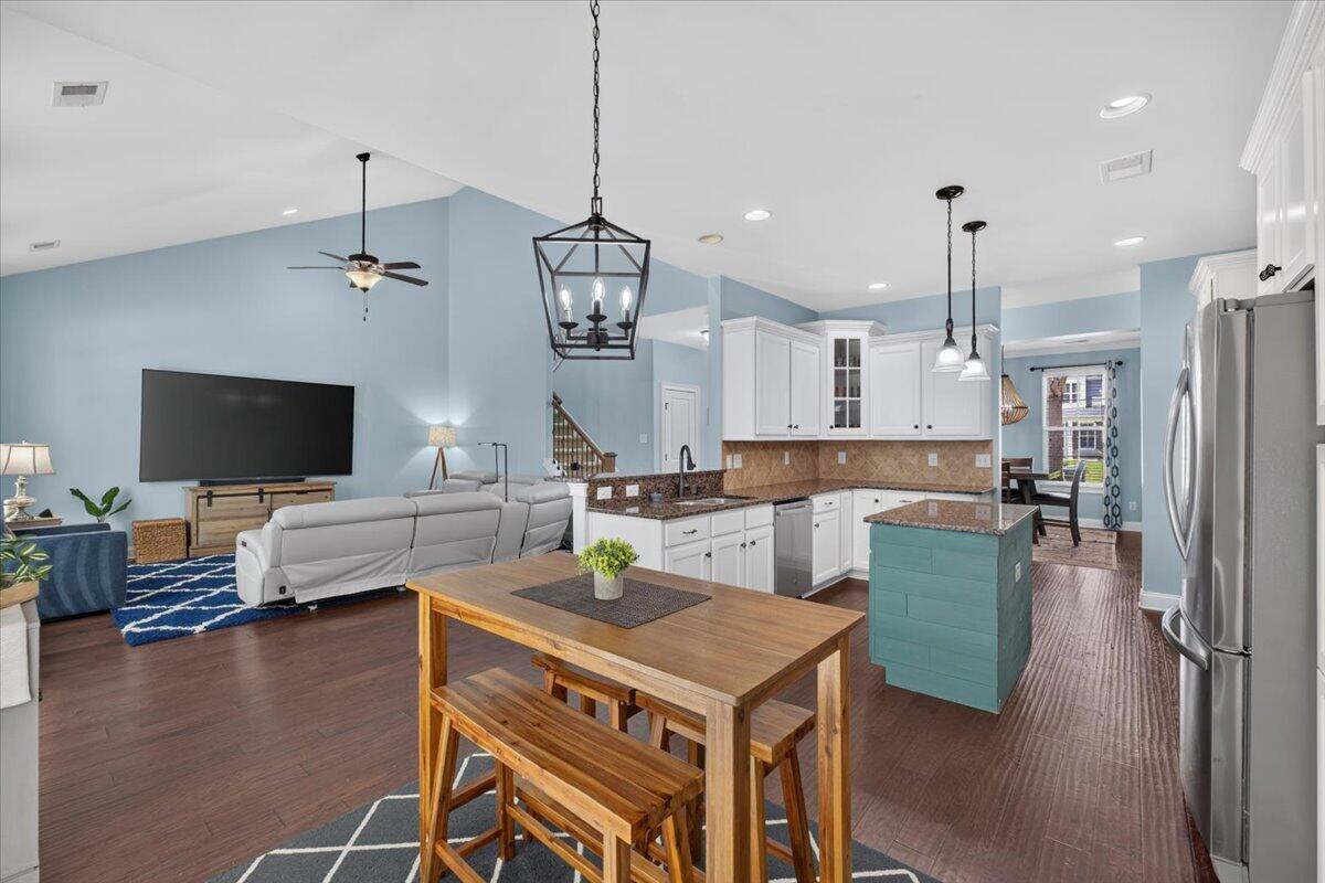 415 Spectrum Road Summerville, SC 29486 - Photo 19 of 49 16-Brandi Sanicharr - DSC03624