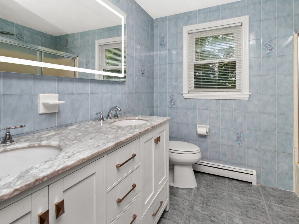 127 Westgate Road Waltham, MA 02453 - Photo 19 of 34