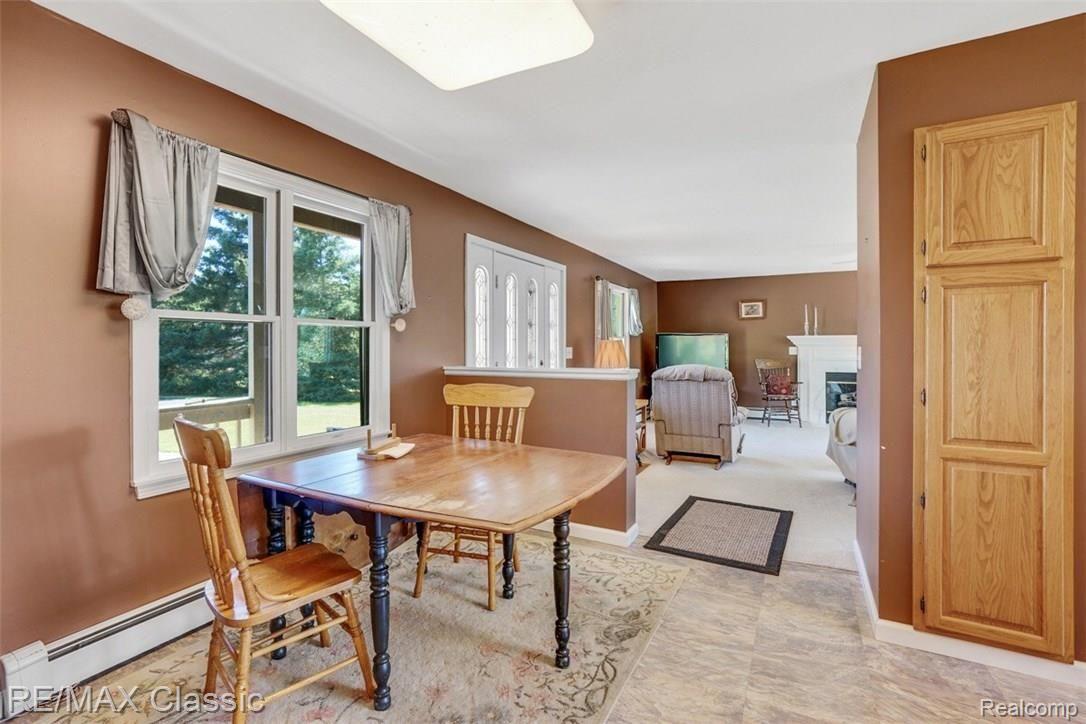 1498 Middle Road Highland, MI 48357 - Photo 12 of 34 6DC9BD48-409F-4A02-8DCC-BFC81F315B15.jpeg