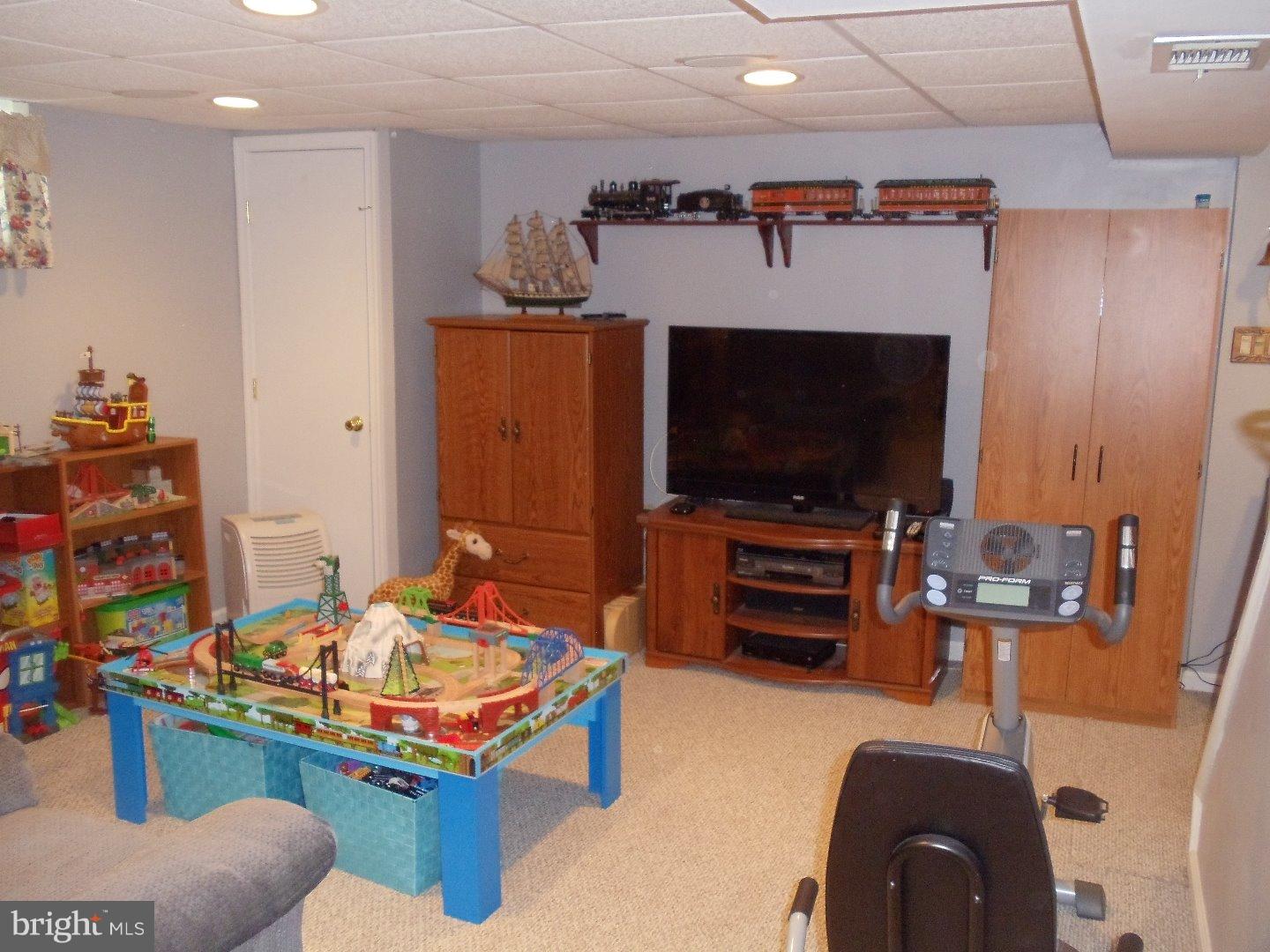 1468 Bluejay Road Abington, PA 19001 - Photo 17 of 25 Gallery Image 17