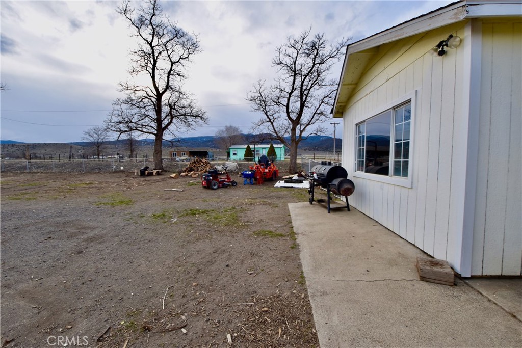 935 Truttman Lane Grenada, CA 96038 - Photo 32 of 44 a view of a car park in front of a house