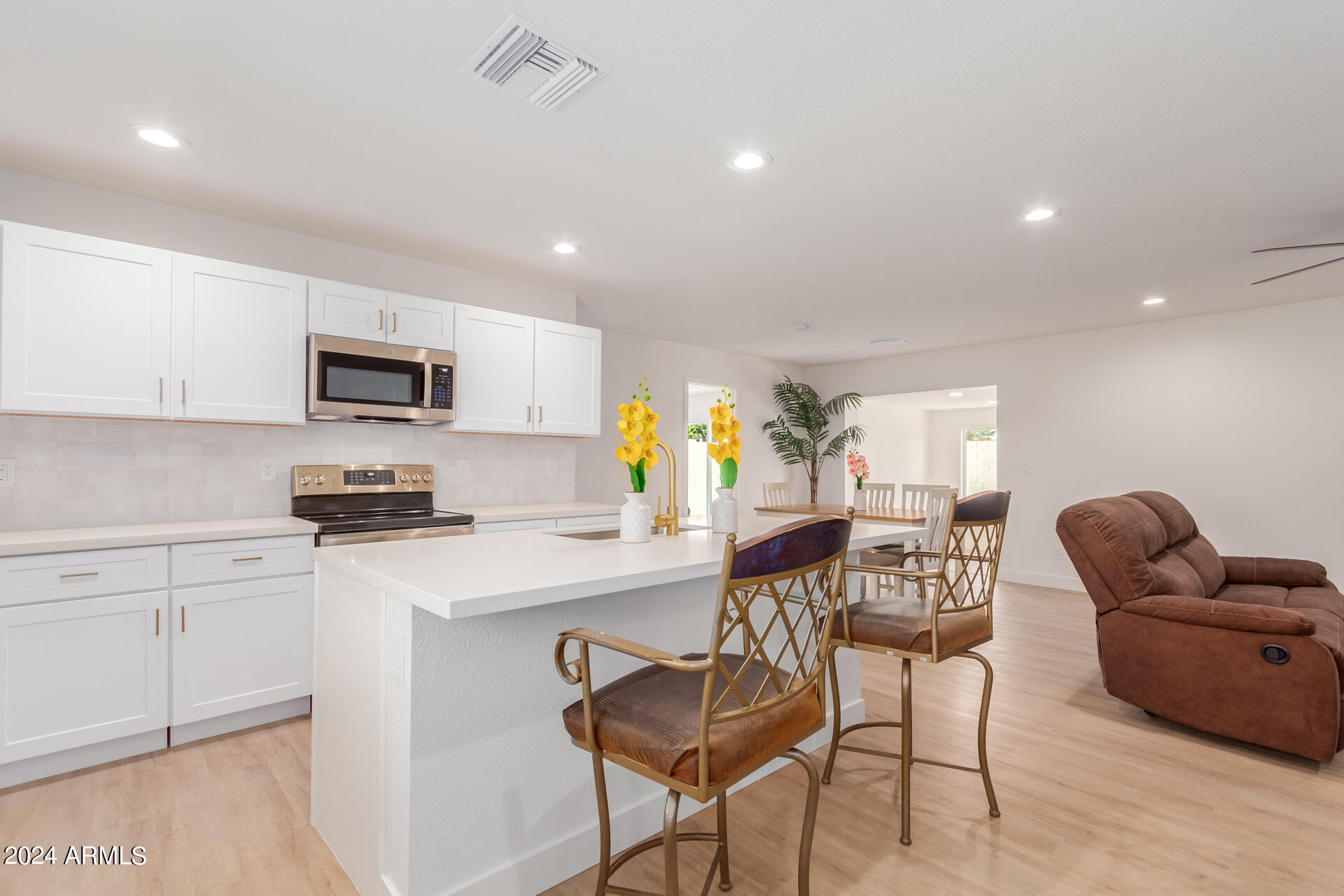 3955 East Wethersfield Road Phoenix, AZ 85032 - Photo 3 of 30 0011-11 - Wethersfield
