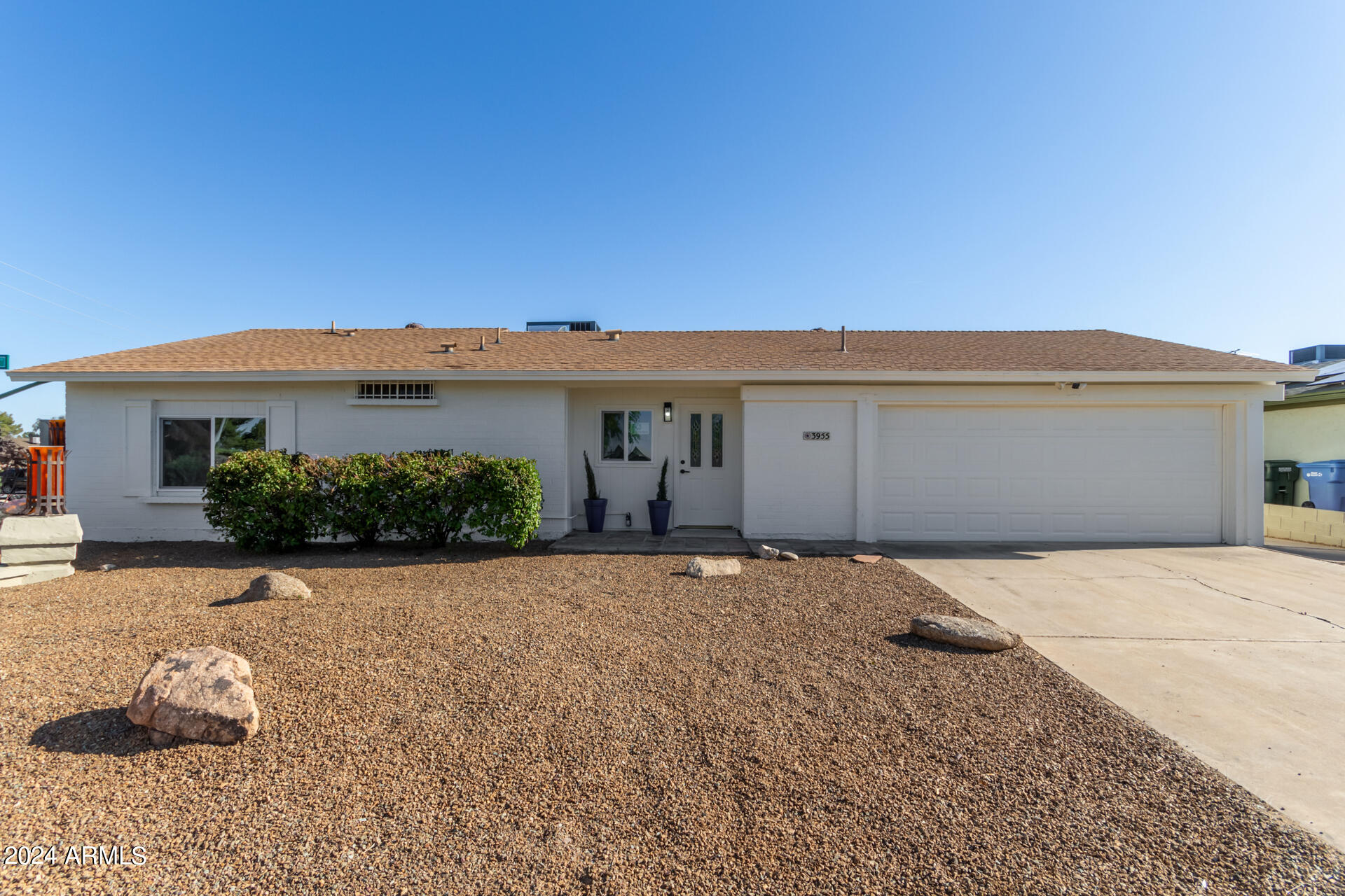 3955 East Wethersfield Road Phoenix, AZ 85032 - Photo 4 of 30 0001-01 - Wethersfield