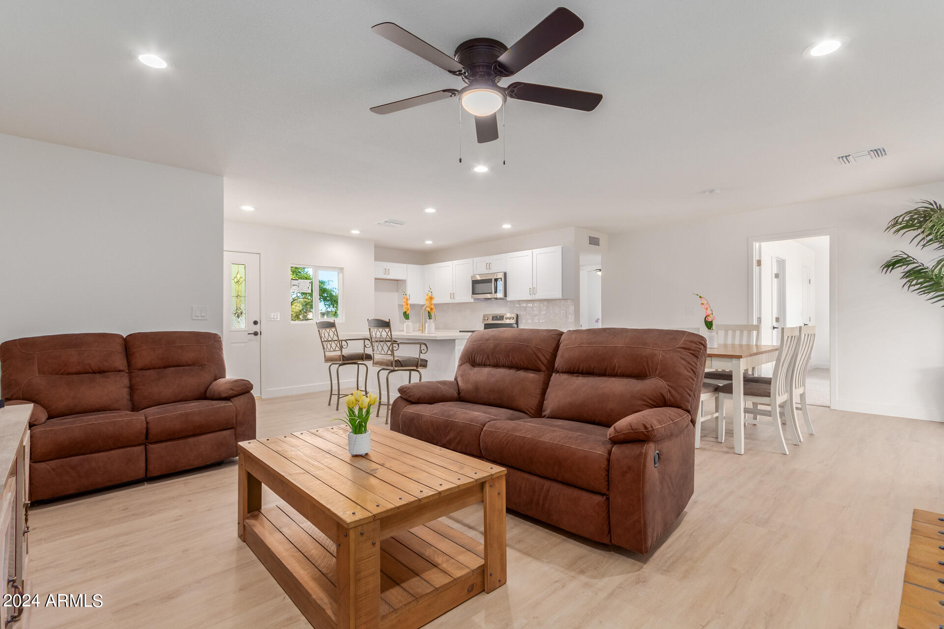 3955 East Wethersfield Road Phoenix, AZ 85032 - Photo 6 of 30 0008-08 - Wethersfield