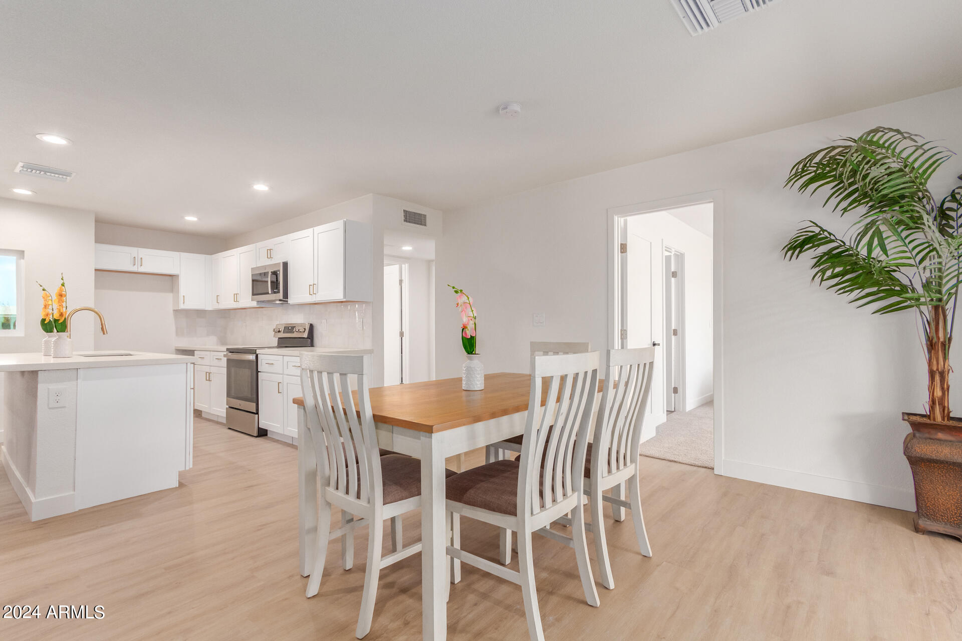 3955 East Wethersfield Road Phoenix, AZ 85032 - Photo 7 of 30 0009-09 - Wethersfield