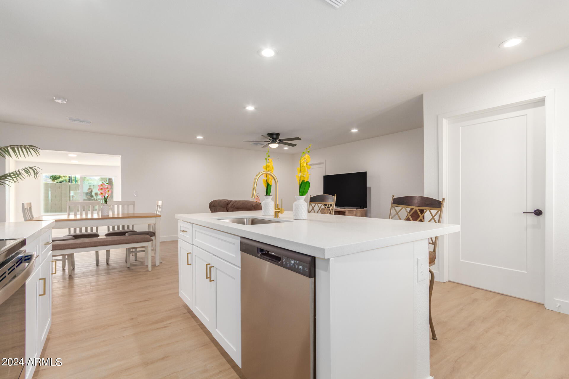 3955 East Wethersfield Road Phoenix, AZ 85032 - Photo 9 of 30 0012-12 - Wethersfield