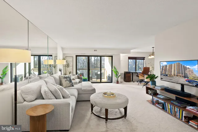 $355,000 | 203 Yoakum Parkway, Unit 507, Alexandria, VA 22304