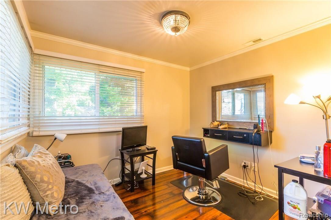 235 Montmorency Road Rochester, MI 48307 - Photo 15 of 24 235 Montmorency-6.jpg