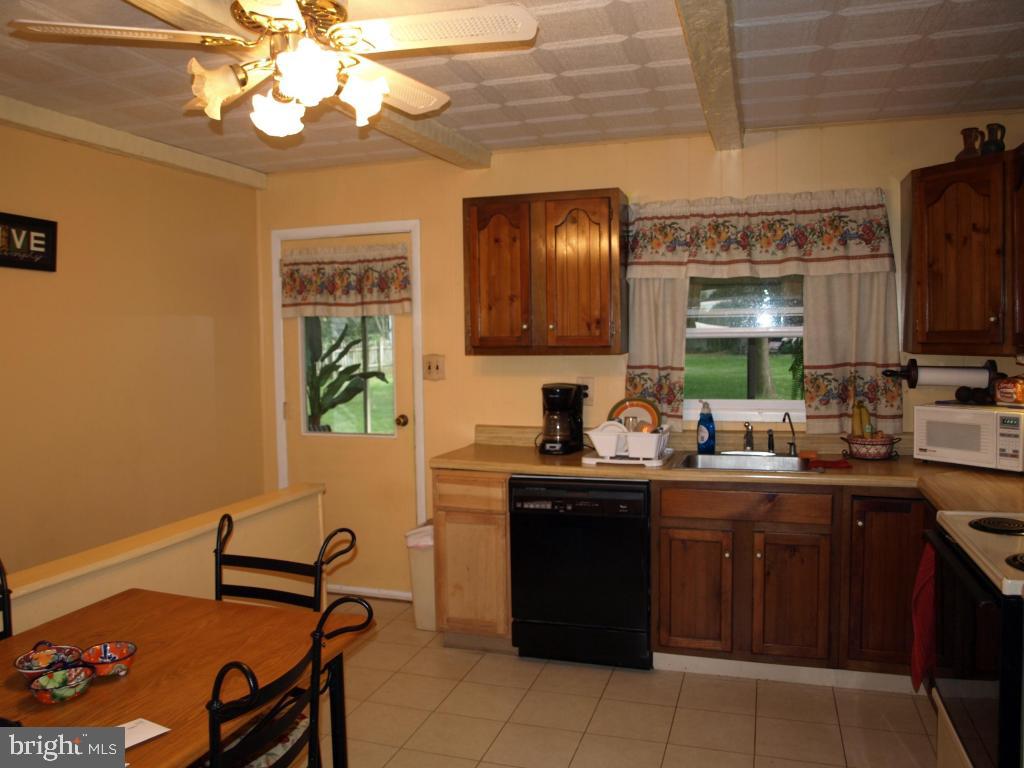 1610 Zarker Road Lancaster, PA 17601 - Photo 6 of 11