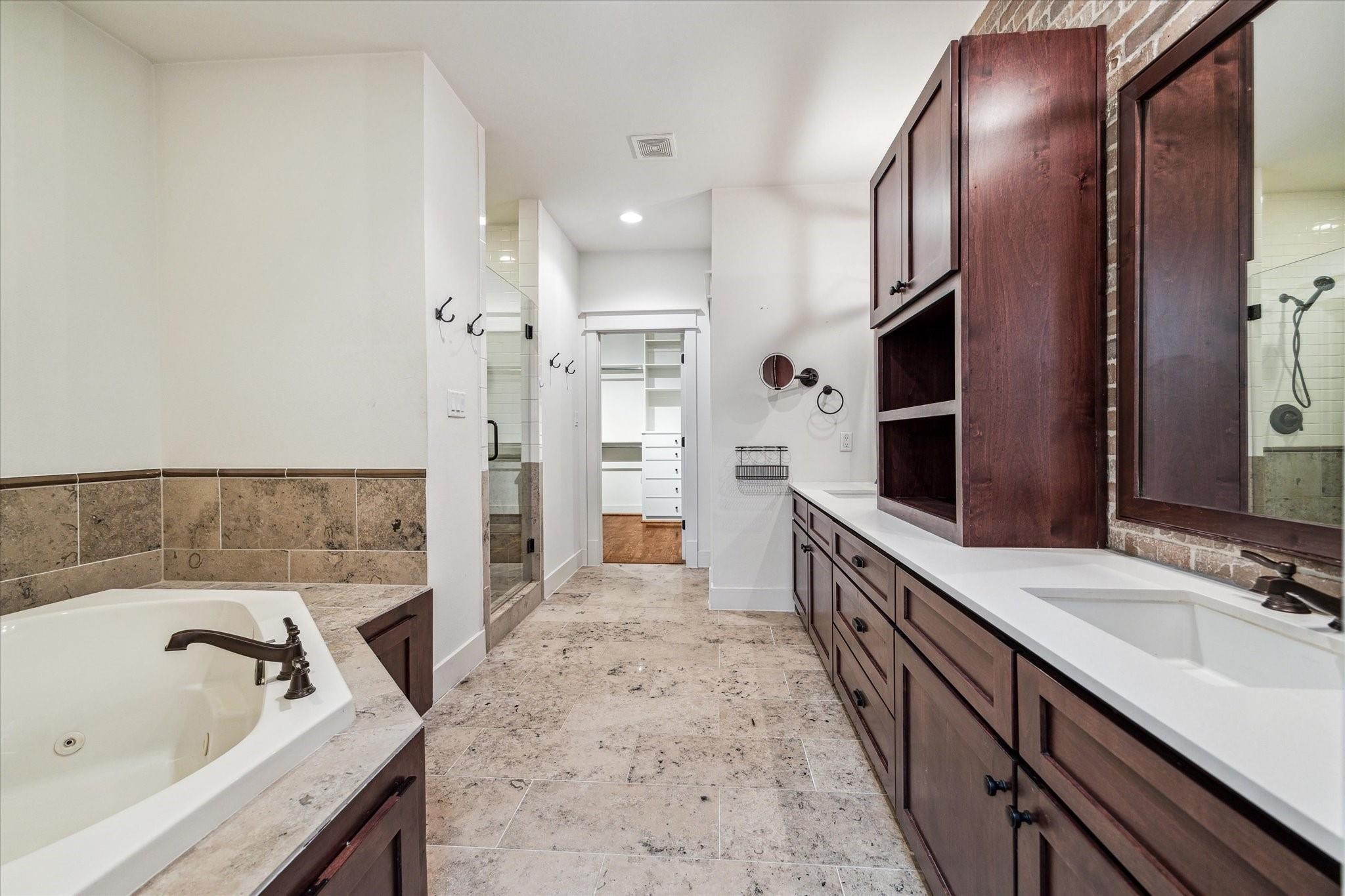 204 Knox Street Houston, TX 77007 - Photo 8 of 16
